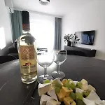 Plazowa Park Apartment *